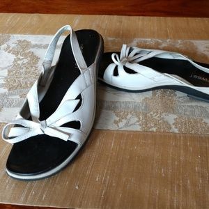 Women's Nine West white leather sandals, 7 (US)